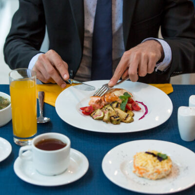 total business lunch on the table ?????????????????????????????????